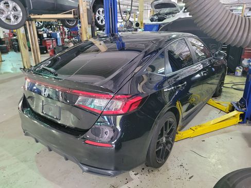 Used 2024 Honda Civic Sport image 2