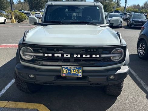 Used 2023 Ford Bronco Outer Banks w/ Sasquatch Package image 3