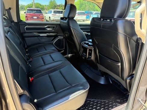Used 2019 RAM 1500 Laramie AWD/4WD image 18