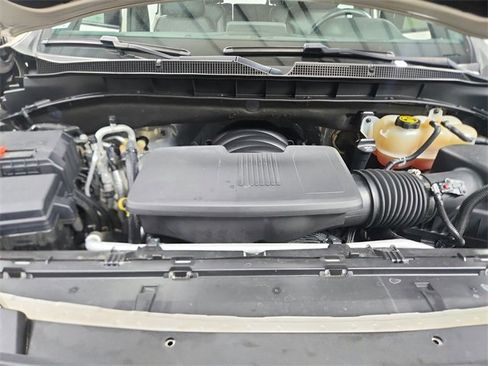 Used 2022 Chevrolet Tahoe Z71 w/ Luxury Package image 17