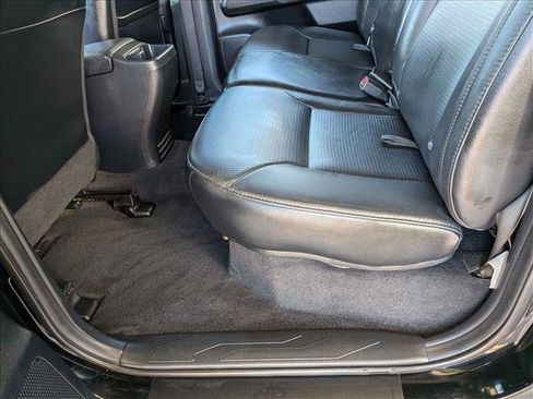 Used 2018 Toyota Tacoma TRD Off-Road AWD/4WD image 17