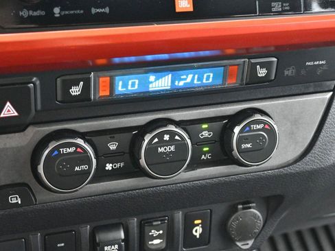 Used 2019 Toyota Tacoma TRD Sport image 23