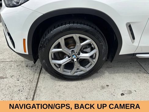 Used 2025 BMW X4 xDrive30i AWD/4WD image 2