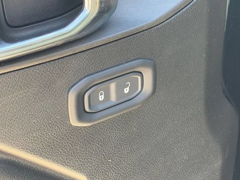 Used 2025 Jeep Wrangler Unlimited Sport AWD/4WD image 18