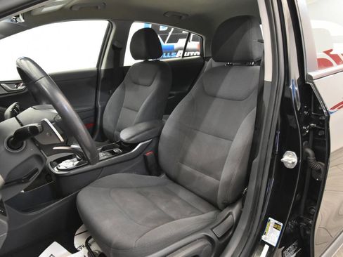 Used 2020 Hyundai Ioniq SE image 11