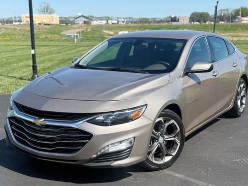 Used 2022 Chevrolet Malibu LT FWD image 1