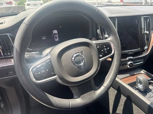 Used 2023 Volvo XC60 B5 Plus w/ Climate Package AWD/4WD image 18