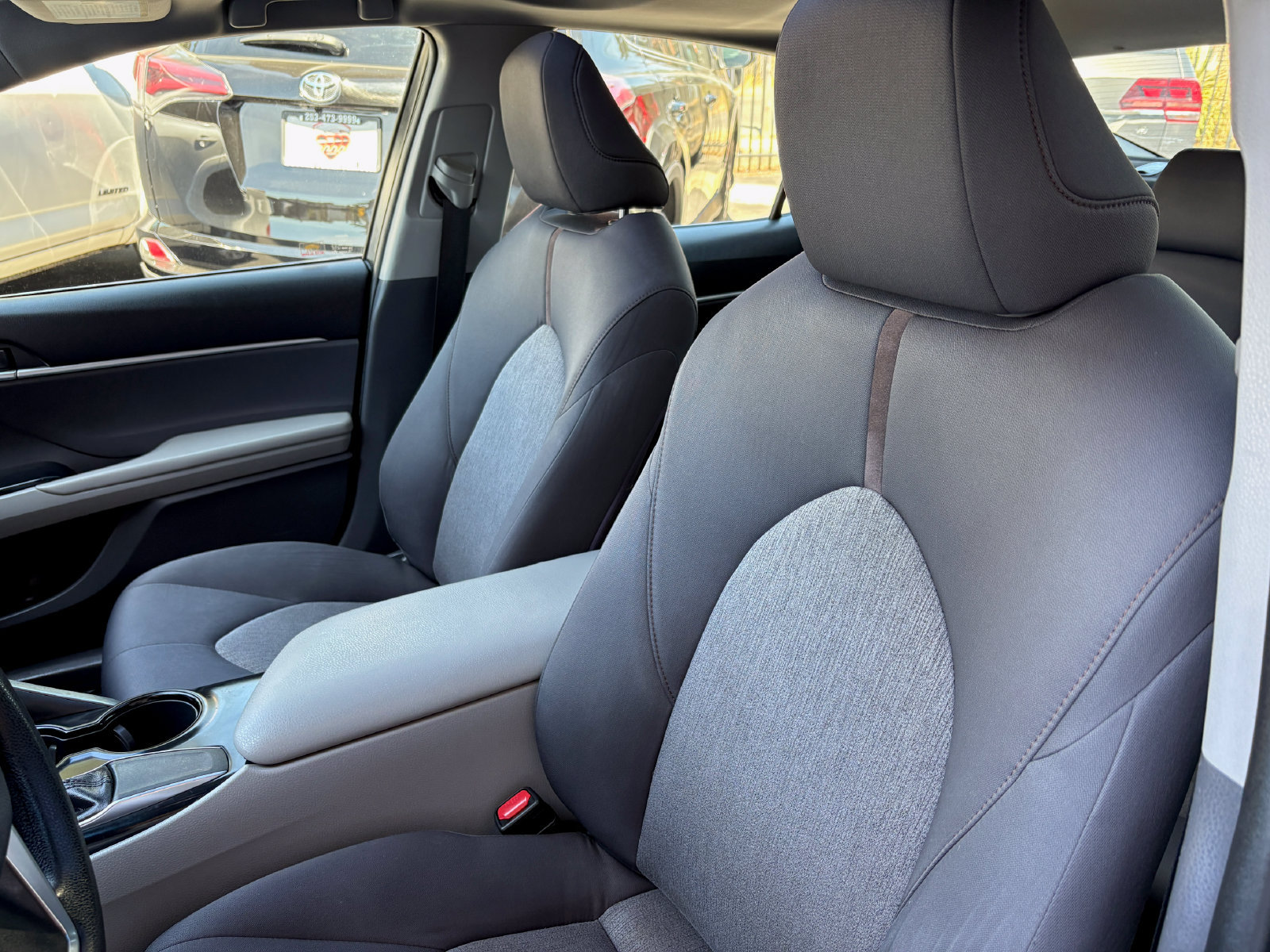 Used 2018 Toyota Camry LE w/ Moonroof Package FWD image 12