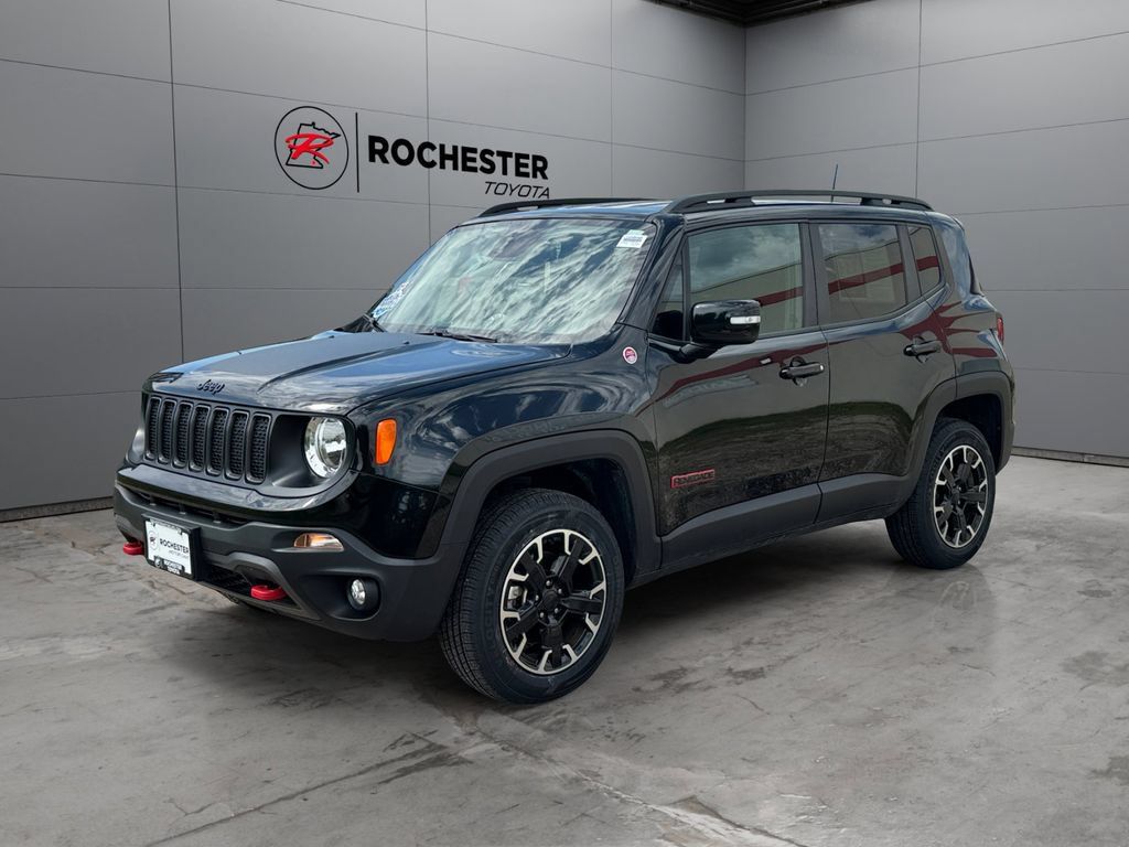 Used 2023 Jeep Renegade Trailhawk AWD/4WD image 7
