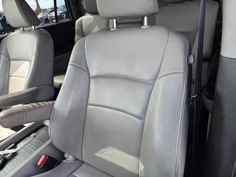 Used 2019 Honda Pilot Touring image 14