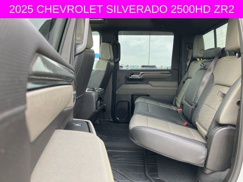 Used 2025 Chevrolet Silverado 2500 ZR2 w/ Technology Package image 16
