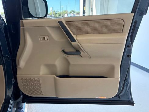 Used 2014 Nissan Titan SV w/ SV Value Truck Package RWD image 36
