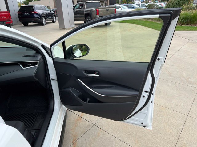 Used 2022 Toyota Corolla SE FWD image 35
