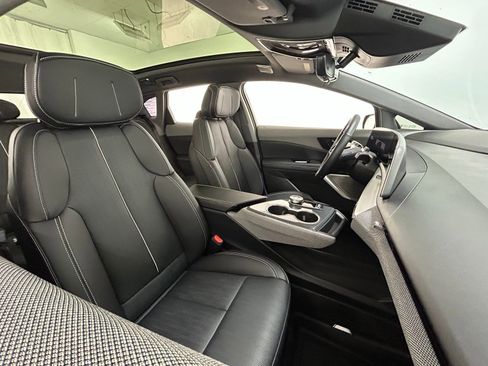 Used 2025 Cadillac Optiq Sport 2 w/ LPO, Floor Liner Package AWD/4WD image 42