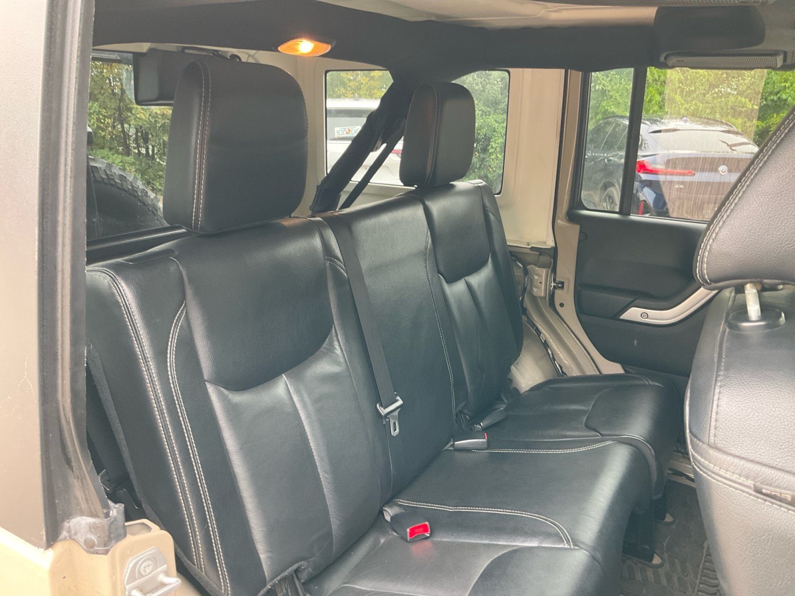 Used 2016 Jeep Wrangler Unlimited Rubicon AWD/4WD image 19