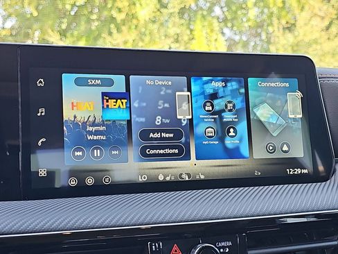 New 2026 Nissan Kicks SR w/ SR Premium Package FWD image 21