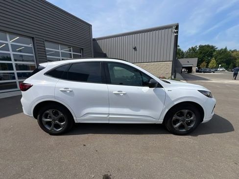 Used 2023 Ford Escape ST-Line w/ Tech Pack #1 AWD/4WD image 4