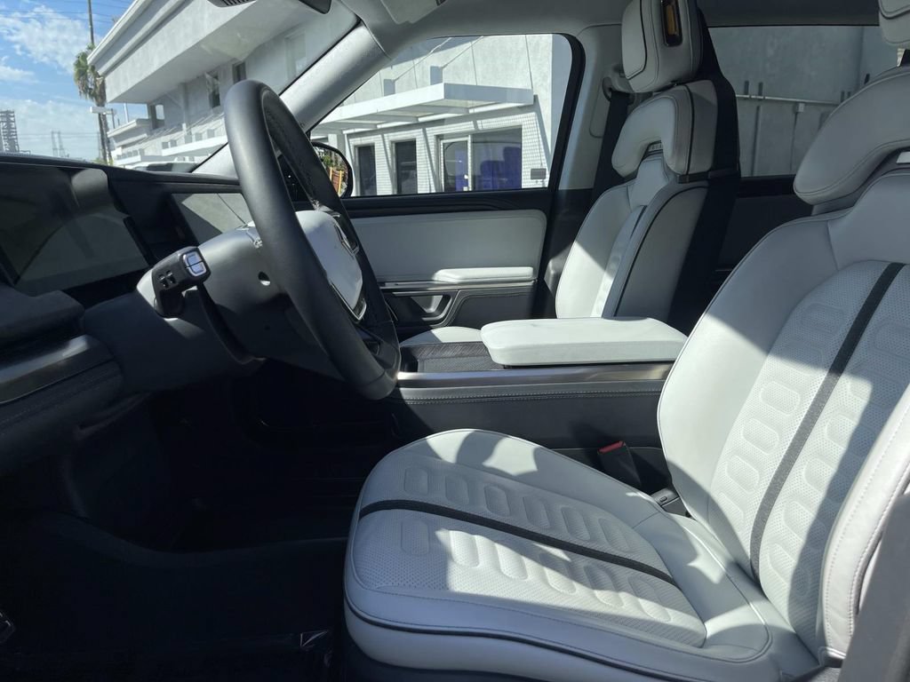 Used 2024 Rivian R1S Adventure Dual AWD/4WD image 21