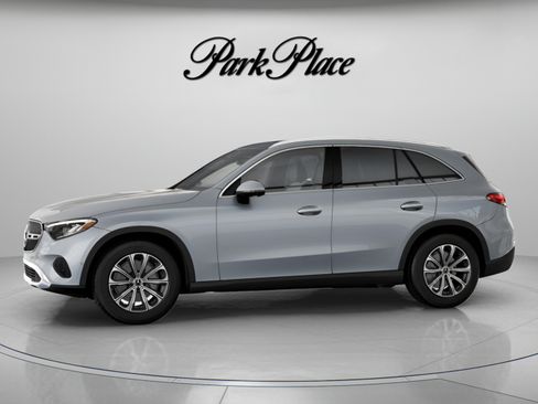 Used 2026 Mercedes-Benz GLC 300 4MATIC image 4