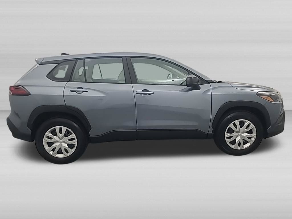 Used 2026 Toyota Corolla Cross L AWD/4WD image 3
