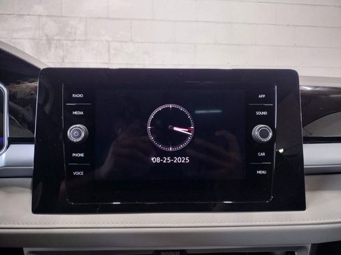 New 2025 Volkswagen Taos SE image 29