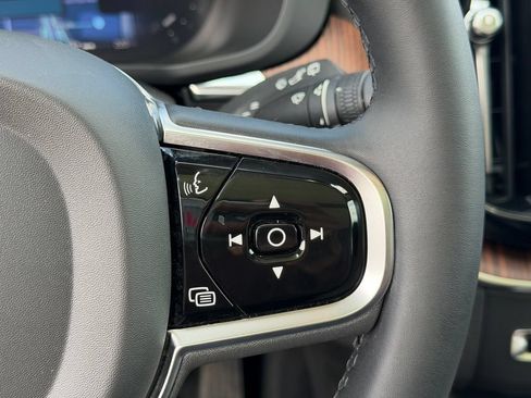 Certified 2023 Volvo XC60 B5 Plus w/ Climate Package AWD/4WD image 27