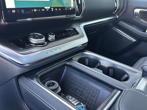 New 2025 Ford Expedition Max Platinum AWD/4WD image 25