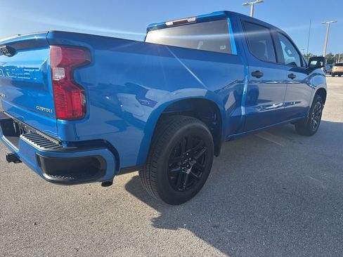 Used 2023 Chevrolet Silverado 1500 Custom image 2