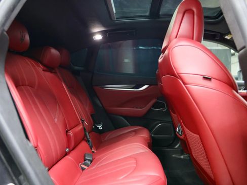 Used 2018 Maserati Levante S GranSport image 33