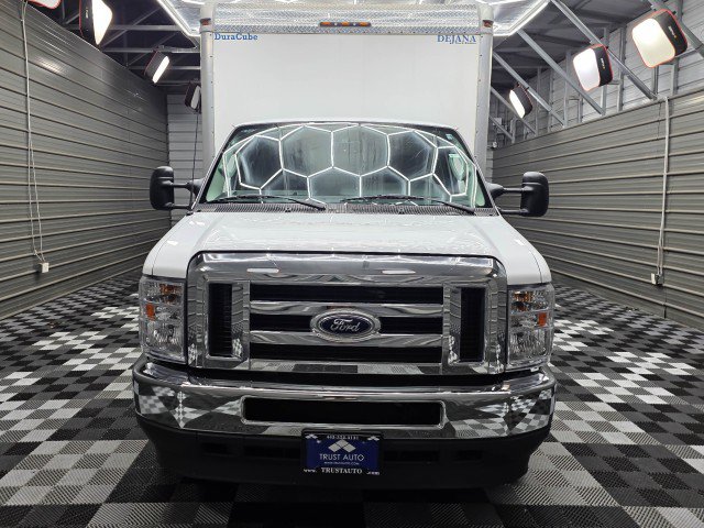 Used 2023 Ford E-450 and Econoline 450 Super Duty w/ Power Windows & Locks Group RWD image 4