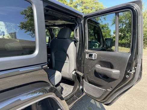 Used 2024 Jeep Wrangler Sport S w/ Convenience Group image 12