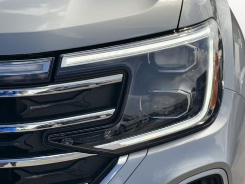 Certified 2026 Volkswagen Atlas SE FWD image 12