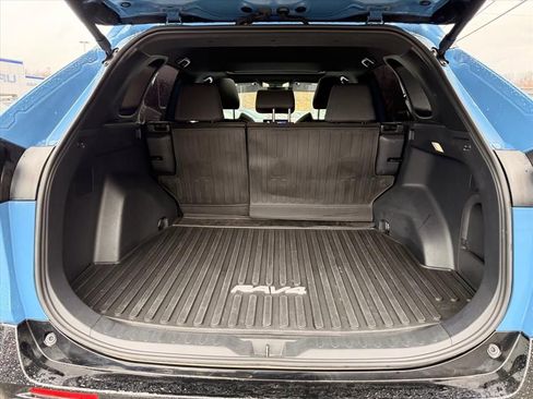 Used 2024 Toyota RAV4 SE w/ Convenience Package image 27