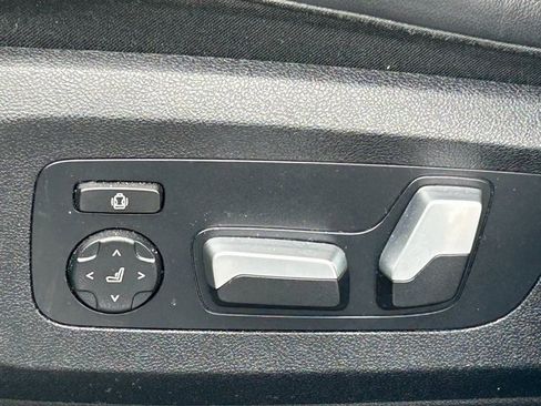 Used 2021 BMW X6 xDrive40i w/ Premium Package image 27