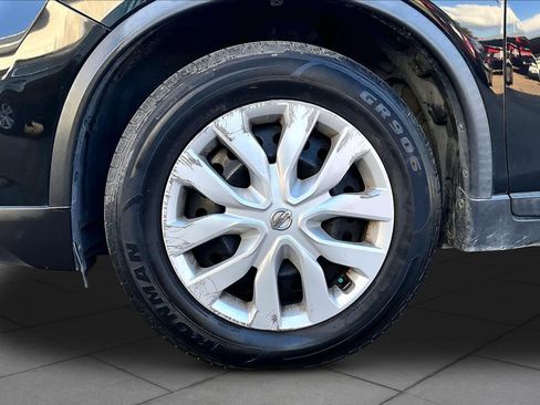 Used 2017 Nissan Rogue S FWD image 11