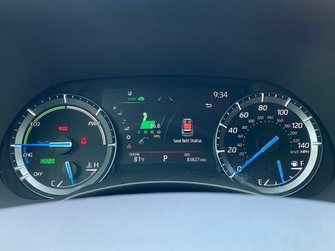 Used 2020 Toyota Highlander XLE AWD/4WD image 19