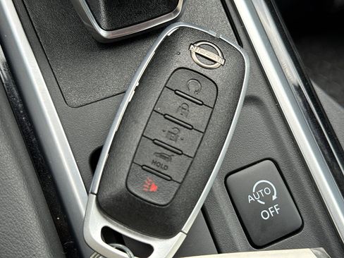 Certified 2025 Nissan Pathfinder SV image 38