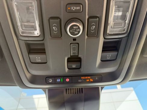 Used 2025 GMC Yukon XL AT4 Ultimate image 34