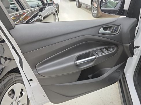 Used 2017 Ford C-MAX SE FWD image 12