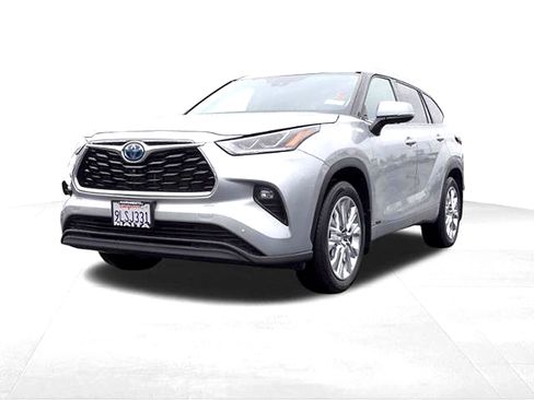 Used 2024 Toyota Highlander Limited AWD/4WD image 8