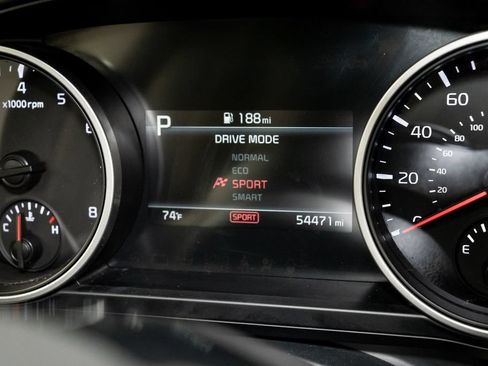 Certified 2023 Kia Carnival LX FWD image 15
