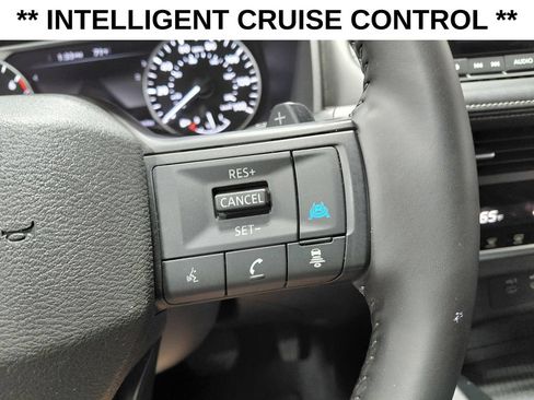 Used 2025 Nissan Rogue SV AWD/4WD image 8