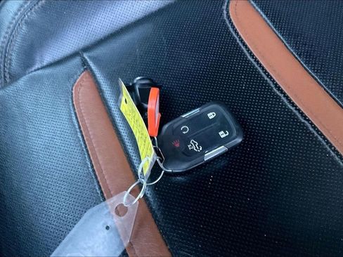 Used 2023 GMC Sierra 2500 AT4 w/ Gooseneck/5TH Wheel Package image 10