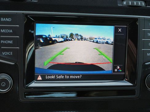 Used 2015 Volkswagen GTI Autobahn FWD image 35