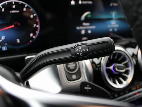 Used 2023 Mercedes-Benz GLB 250 4MATIC image 21