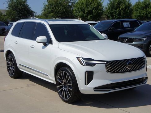 New 2026 Volvo XC90 B6 Plus w/ Protection Package Premier image 3