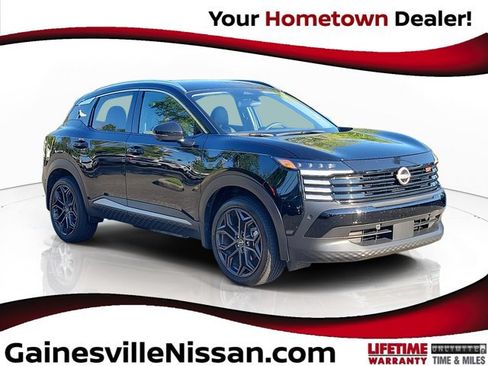 Used 2025 Nissan Kicks SR AWD/4WD image 1