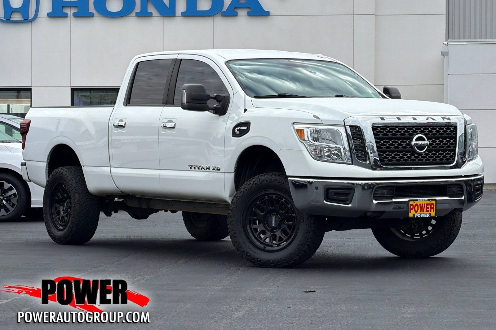 Used 2018 Nissan Titan SV w/ SV Convenience Package AWD/4WD image 1