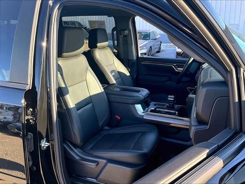 Used 2022 Chevrolet Silverado 1500 LT Trail Boss w/ LT Trail Boss Premium Package image 11