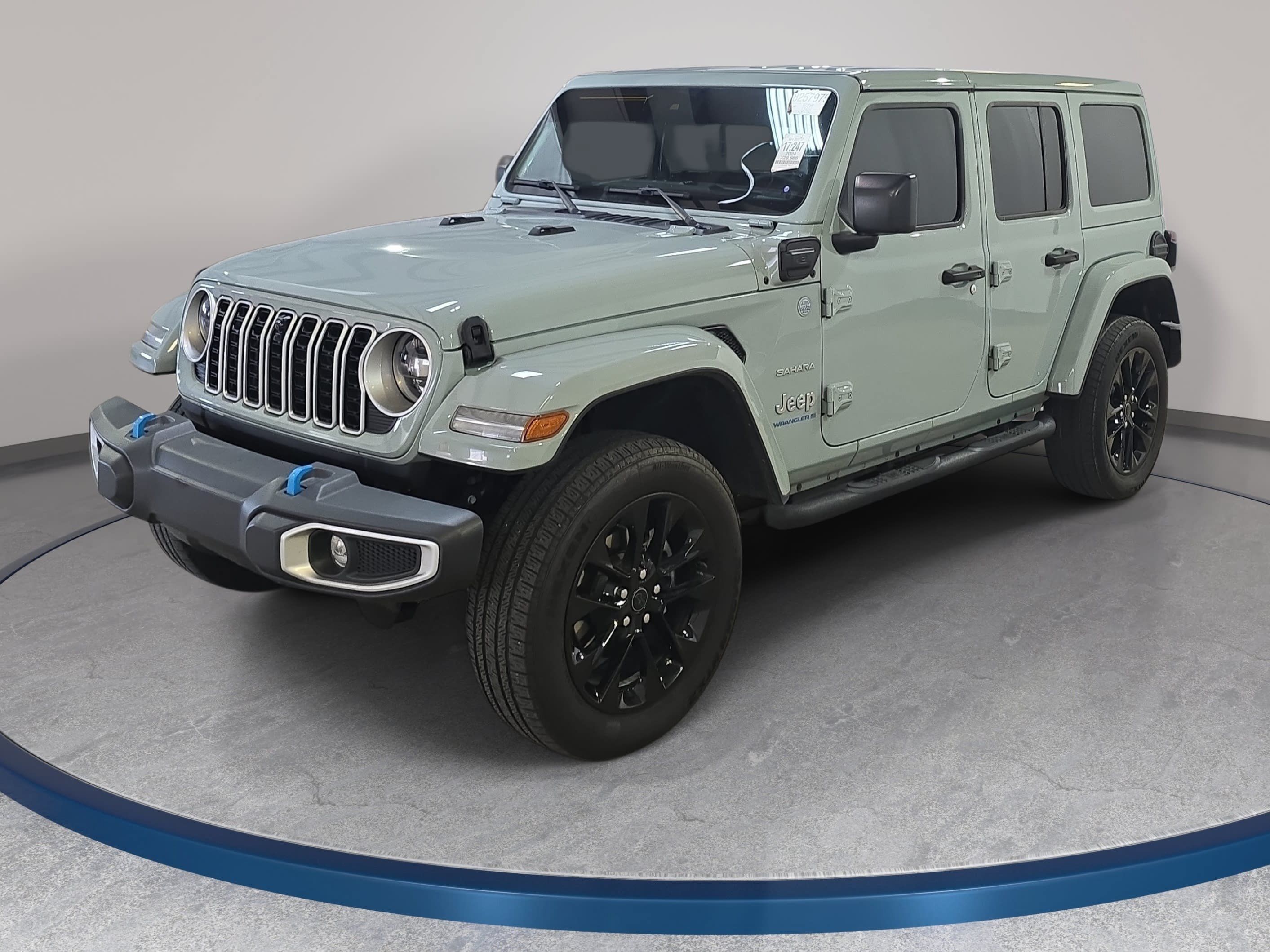 Used 2024 Jeep Wrangler Unlimited Sahara w/ Technology Group AWD/4WD image 1